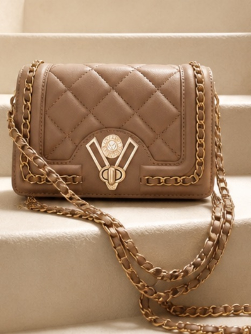 🛑✋PRICE DROP 🛑✋NWT Authentic Elegant Tan Quilted Chain Bag Valentino Orlando.